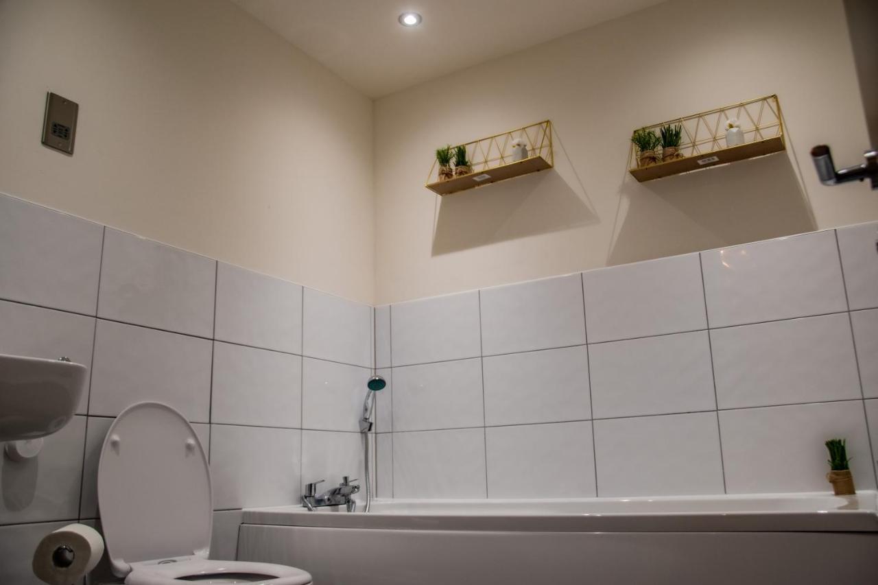 BV Lush Apartment At Conditioning House Bradford Bradford  Esterno foto