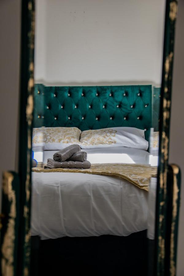 BV Lush Apartment At Conditioning House Bradford Bradford  Esterno foto